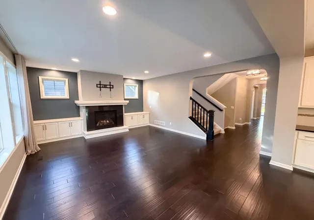 Photo 2 of Single family home for sale at 16891 E Lake Dr, Lakeville, MN 55044 | MLS# 7160111 | Listing updated on 2026-10-16