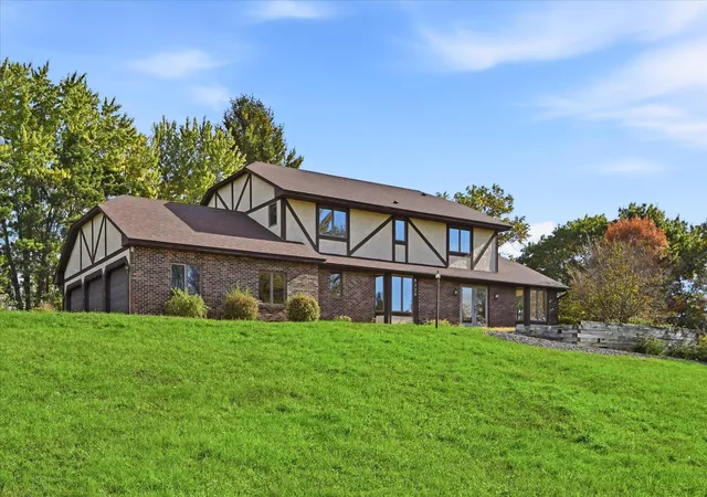 Photo 1 of Sale Pending at 9220 53rd Street N, Lake Elmo, MN 55042 | MLS# 7160117 | Listing updated on 2026-10-18