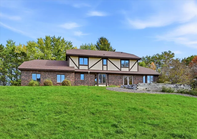 Photo 2 of Sale Pending at 9220 53rd Street N, Lake Elmo, MN 55042 | MLS# 7160117 | Listing updated on 2026-10-18