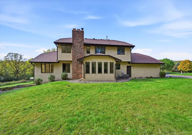 Photo 3 of Sale Pending at 9220 53rd Street N, Lake Elmo, MN 55042 | MLS# 7160117 | Listing updated on 2026-10-18