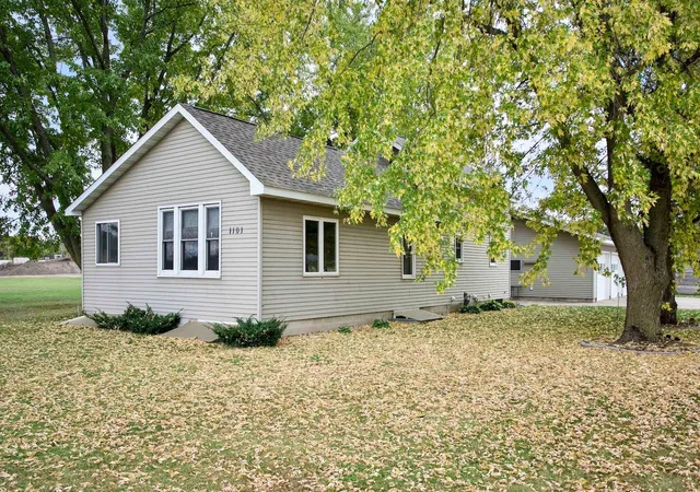 Photo 1 of Sale Pending at 1101 E Wabasha St, Winona, MN 55987 | MLS# 7160119 | Listing updated on 2026-10-19