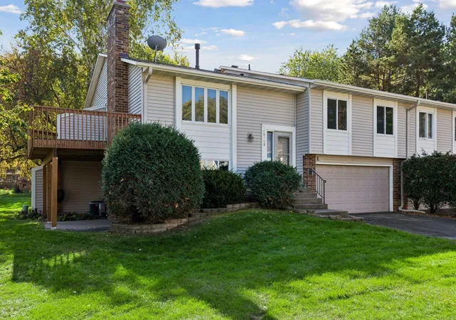 Photo 1 of Single family home for sale at 10348 Yorktown Ln N, Maple Grove, MN 55369 | MLS# 7160124 | Listing updated on 2026-10-20