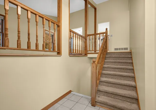 Photo 3 of Sale Pending at 960 Savannah Rd, Saint Paul, MN 55123 | MLS# 7160127 | Listing updated on 2026-10-22