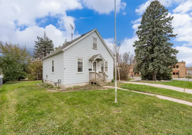 Photo 1 of Single family home for sale at 104 1st Street NE, New Prague, MN 56071 | MLS# 7160136 | Listing updated on 2026-10-22