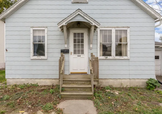 Photo 2 of Single family home for sale at 104 1st Street NE, New Prague, MN 56071 | MLS# 7160136 | Listing updated on 2026-10-22