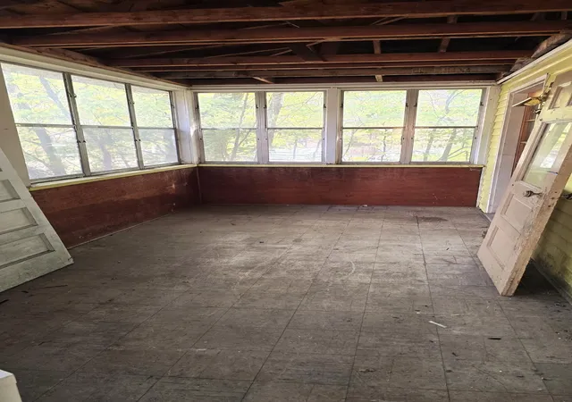 Photo 3 of House for sale at 130 Colorado St E, Saint Paul, MN 55107 | MLS# 7160156 | Listing updated on 2026-10-27
