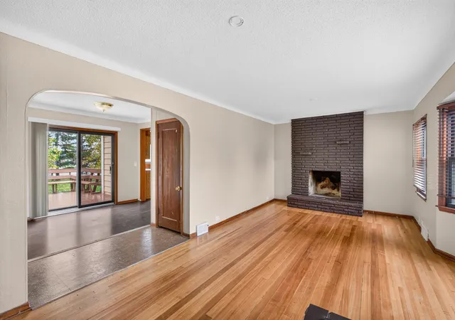 Photo 3 of Single family home for sale at 1210 County Rd C E, Saint Paul, MN 55109 | MLS# 7160160 | Listing updated on 2026-10-23