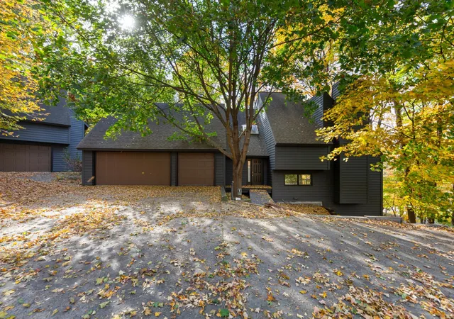 Photo 1 of Single family home for sale at 16509 Lake St Ext, Minnetonka, MN 55345 | MLS# 7160170 | Listing updated on 2026-10-21