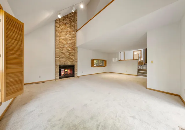 Photo 3 of Single family home for sale at 16509 Lake St Ext, Minnetonka, MN 55345 | MLS# 7160170 | Listing updated on 2026-10-21