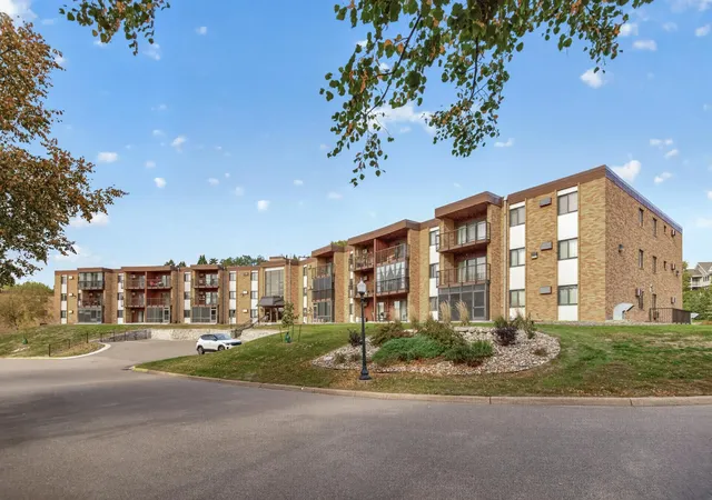 Photo 3 of Condo for sale at 2690 Oxford St N #219, Saint Paul, MN 55113 | MLS# 7160178 | Listing updated on 2026-10-16