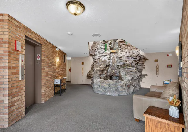 Listing Photo 4 - Condo for sale in building located at 2690 Oxford St N, Roseville, MN 55113 - Unit #219