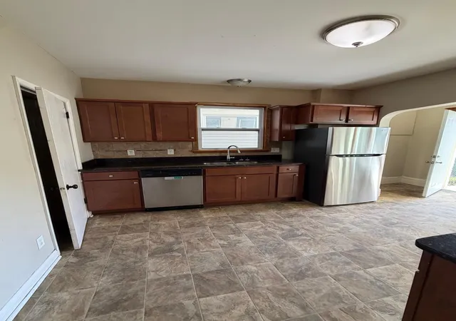 Photo 3 of Single family home for sale at 757 Smith Ave S, Saint Paul, MN 55107 | MLS# 7160180 | Listing updated on 2026-10-21