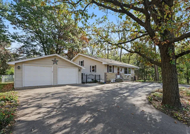 Photo 3 of Single family home for sale at 7315 E River Rd, Minneapolis, MN 55432 | MLS# 7160181 | Listing updated on 2026-10-23