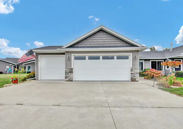 Photo 1 of Single family home for sale at 1235 N 10th Street, Lake City, MN 55041 | MLS# 7160183 | Listing updated on 2026-10-20