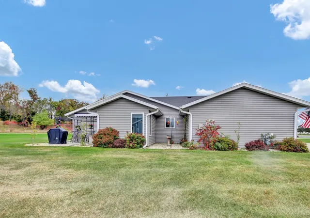 Photo 3 of Single family home for sale at 1235 N 10th Street, Lake City, MN 55041 | MLS# 7160183 | Listing updated on 2026-10-20