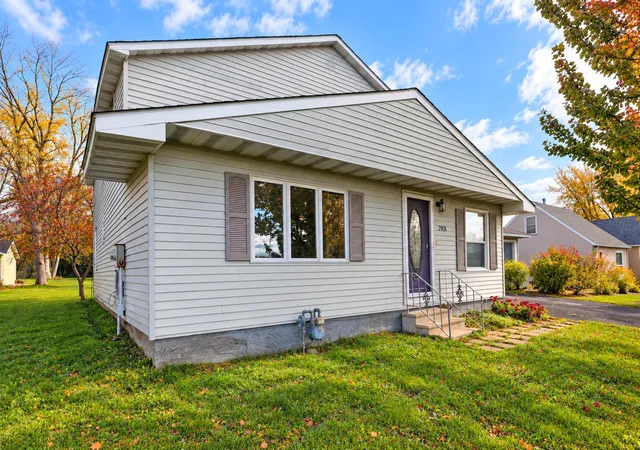 Photo 1 of Single family home for sale at 2904 11th Street Ne, Austin, MN 55912 | MLS# 7160205 | Listing updated on 2026-10-19