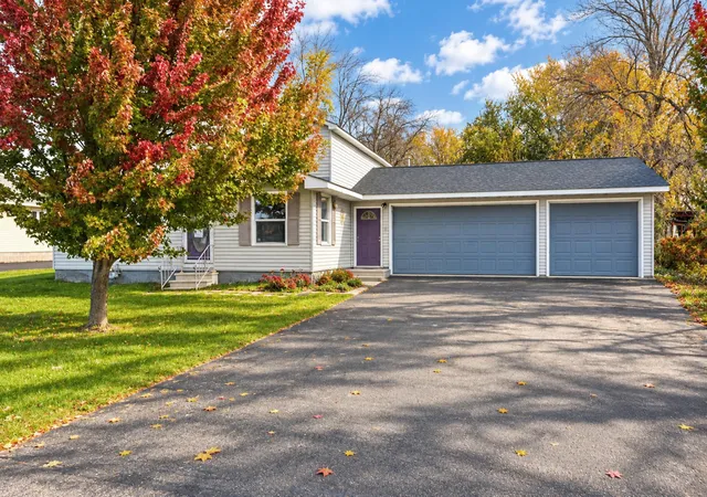Photo 3 of Single family home for sale at 2904 11th Street Ne, Austin, MN 55912 | MLS# 7160205 | Listing updated on 2026-10-19