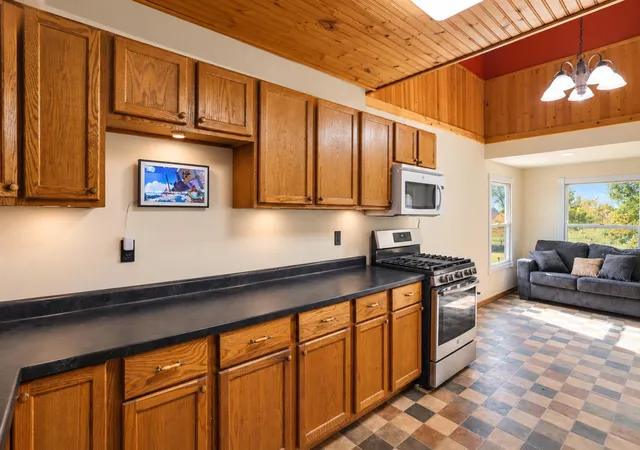 Photo 4 of Single family home for sale at 2904 11th Street NE, Austin, MN 55912 | MLS# 7160205 | Listing updated on 2026-10-19