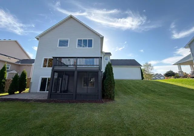 Photo 4 of Single family home for sale at 1120 Francesca Ct, Chaska, MN 55318 | MLS# 7160208 | Listing updated on 2026-10-15
