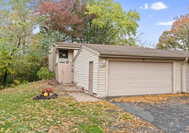 Photo 2 of Single family home for sale at 6384 Aspenwood Plz, Saint Paul, MN 55125 | MLS# 7160209 | Listing updated on 2026-10-19