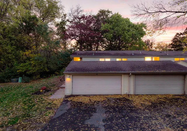 Photo 4 of Single family home for sale at 6384 Aspenwood Plz, Saint Paul, MN 55125 | MLS# 7160209 | Listing updated on 2026-10-19
