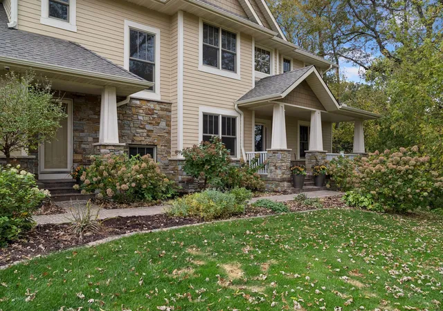 Photo 2 of Single family home for sale at 14629 Lake St Ext, Minnetonka, MN 55345 | MLS# 7160210 | Listing updated on 2026-10-19