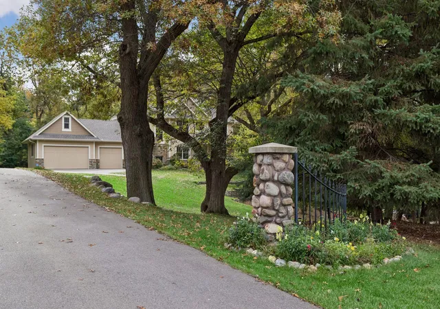 Photo 3 of Single family home for sale at 14629 Lake St Ext, Minnetonka, MN 55345 | MLS# 7160210 | Listing updated on 2026-10-19
