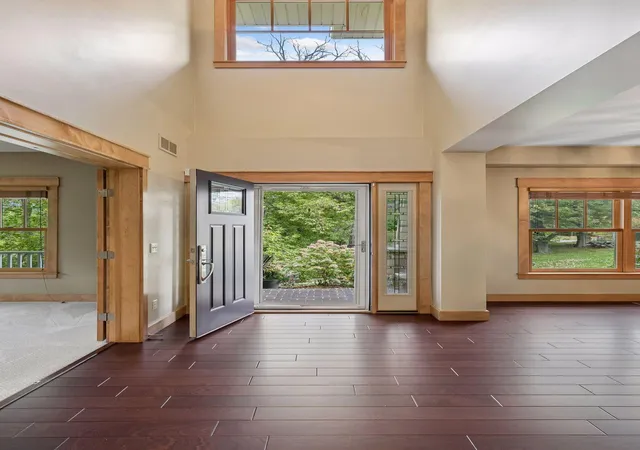 Photo 4 of Single family home for sale at 14629 Lake St Ext, Minnetonka, MN 55345 | MLS# 7160210 | Listing updated on 2026-10-19
