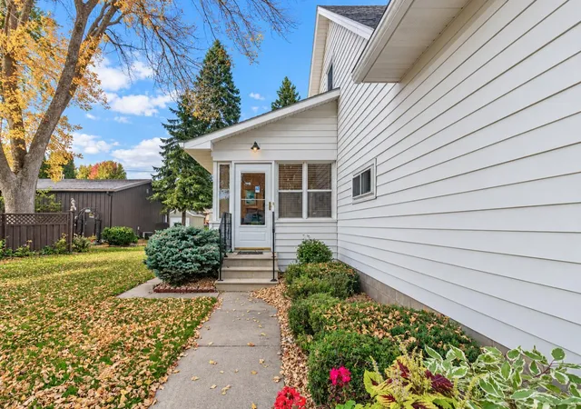 Photo 4 of Single family home for sale at 507 1st Street SW, Madelia, MN 56062 | MLS# 7160211 | Listing updated on 2026-10-15