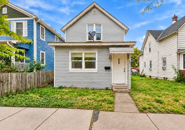 Single family home for sale at 659 Edmund Ave, Saint Paul, MN 55104 | MLS# 7160235