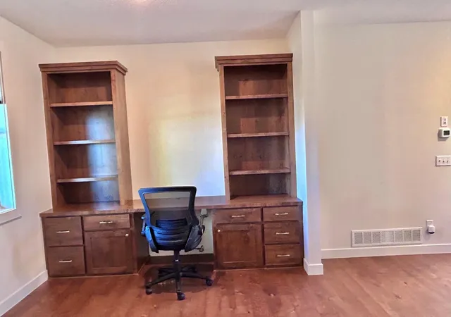Photo 3 of Single family home for sale at 500 River Valley Ln, Dundas, MN 55019 | MLS# 7160245 | Listing updated on 2026-10-20