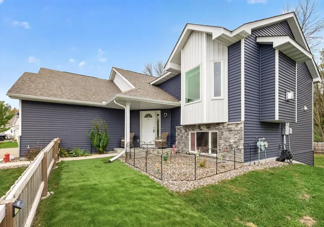 Photo 1 of Single family home for sale at 1115 Mulberry Ave NE, Montgomery, MN 56069 | MLS# 7160257 | Listing updated on 2026-10-25