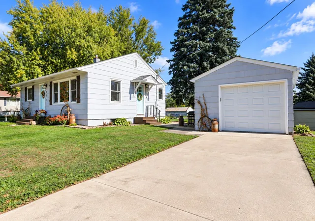Photo 4 of Sale Pending at 301 SE Oak St, Brownsdale, MN 55918 | MLS# 7160275 | Listing updated on 2026-10-20