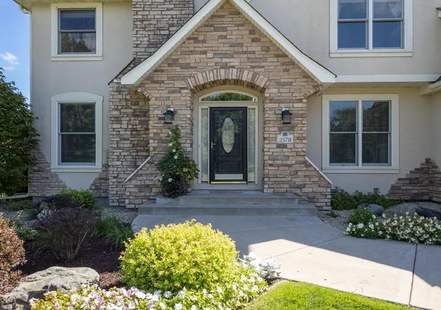 Photo 2 of Single family home for sale at 2578 Tournament Players Cir S, Minneapolis, MN 55449 | MLS# 7160307 | Listing updated on 2026-10-21