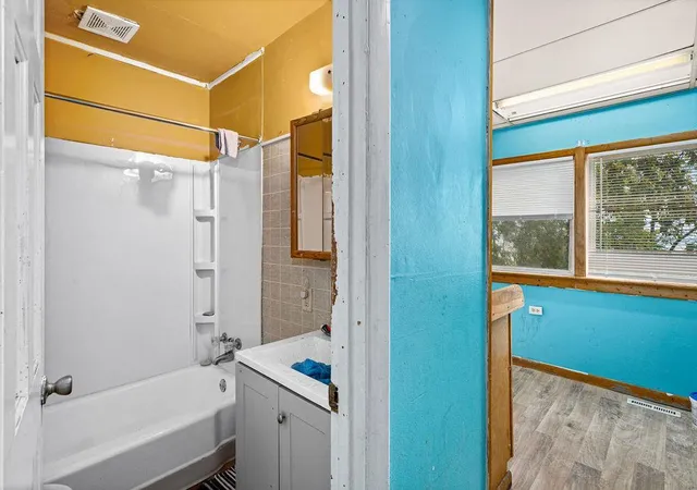 Photo 3 of Multi family home for sale at 12 E 5th Street, Duluth, MN 55805 | MLS# 7160321 | Listing updated on 2026-10-20