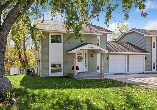 Photo 2 of Townhouse for sale at 190 Transit Ave, Saint Paul, MN 55113 | MLS# 7160334 | Listing updated on 2026-10-18