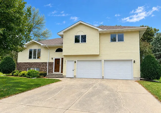 Single family home for sale at 1540 Falcon Dr, Fairmont, MN 56031 | MLS# 7160362
