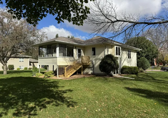 Photo 2 of Single family home for sale at 1540 Falcon Dr, Fairmont, MN 56031 | MLS# 7160362 | Listing updated on 2026-10-18