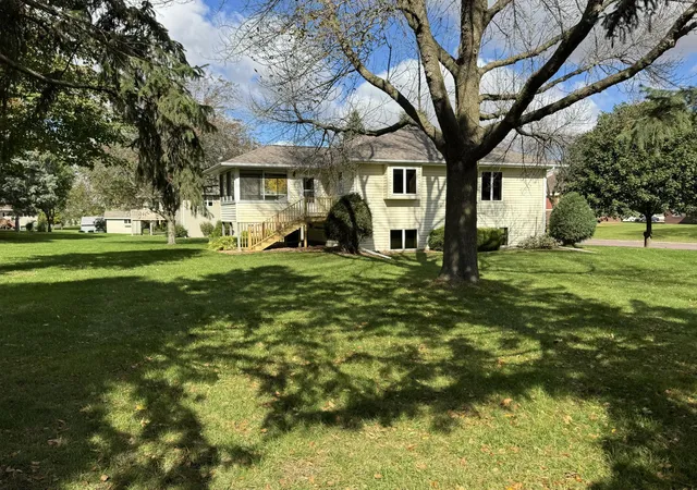 Photo 3 of Single family home for sale at 1540 Falcon Dr, Fairmont, MN 56031 | MLS# 7160362 | Listing updated on 2026-10-18