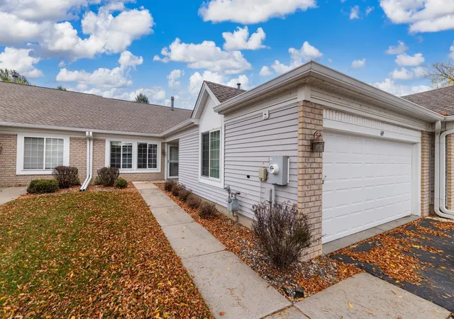 Photo 2 of Single family home for sale at 689 Lake View Echo, Saint Paul, MN 55129 | MLS# 7160420 | Listing updated on 2026-10-23