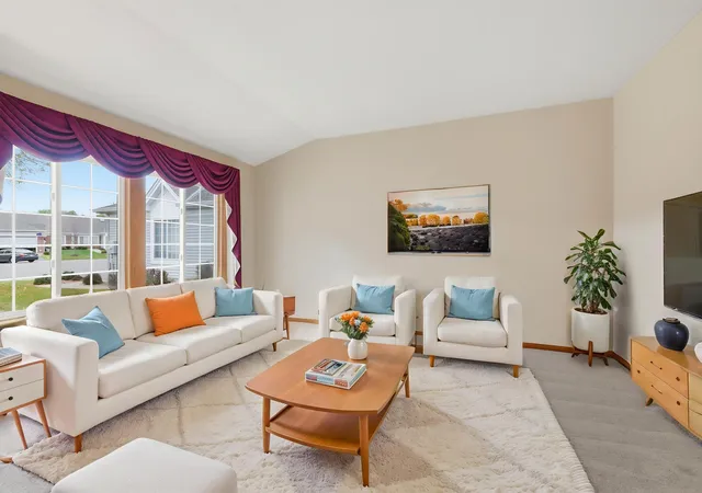Photo 3 of Single family home for sale at 689 Lake View Echo, Saint Paul, MN 55129 | MLS# 7160420 | Listing updated on 2026-10-23