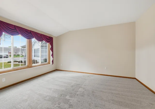 Photo 4 of Single family home for sale at 689 Lake View Echo, Saint Paul, MN 55129 | MLS# 7160420 | Listing updated on 2026-10-23