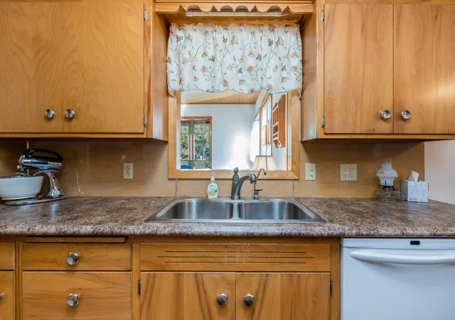 Photo 4 of Single family home for sale at 1303 Tilden St, Fairmont, MN 56031 | MLS# 7160449 | Listing updated on 2026-10-22