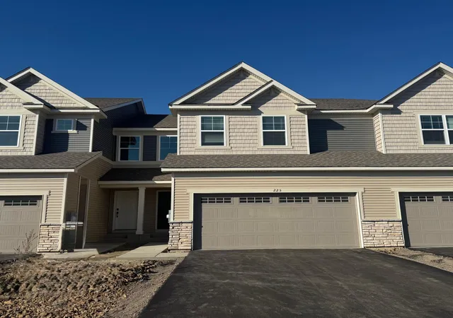Photo 1 of Single family home for sale at 225 Huntington Dr, Waconia, MN 55387 | MLS# 7160462 | Listing updated on 2026-10-21