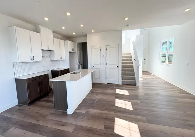 Photo 2 of Single family home for sale at 229 Huntington Dr, Waconia, MN 55387 | MLS# 7160463 | Listing updated on 2026-10-23