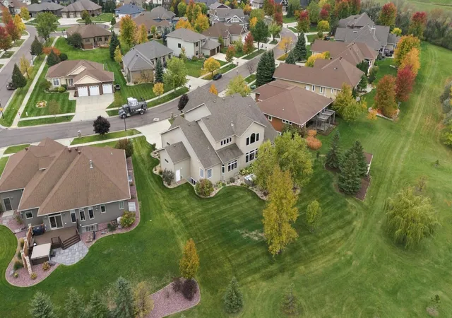Photo 3 of Single family home for sale at 5827 Silverleaf Dr S, Fargo, ND 58104 | MLS# 7160487 | Listing updated on 2026-10-23