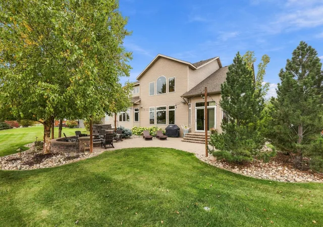 Photo 4 of Single family home for sale at 5827 Silverleaf Dr S, Fargo, ND 58104 | MLS# 7160487 | Listing updated on 2026-10-23