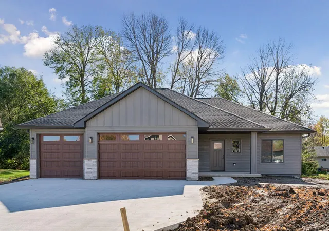 Photo 1 of Single family home for sale at 1239 Bellflower Ln, Owatonna, MN 55060 | MLS# 7160492 | Listing updated on 2026-10-22