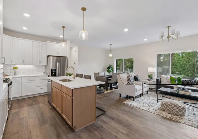 Photo 3 of Single family home for sale at 1239 Bellflower Ln, Owatonna, MN 55060 | MLS# 7160492 | Listing updated on 2026-10-22