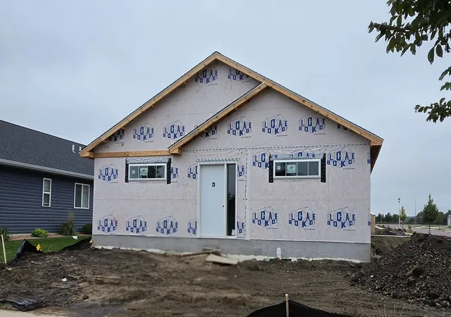 Photo 1 of Sale Pending at 2119 Lunden St, Saint Peter, MN 56082 | MLS# 7160508 | Listing updated on 2026-10-19